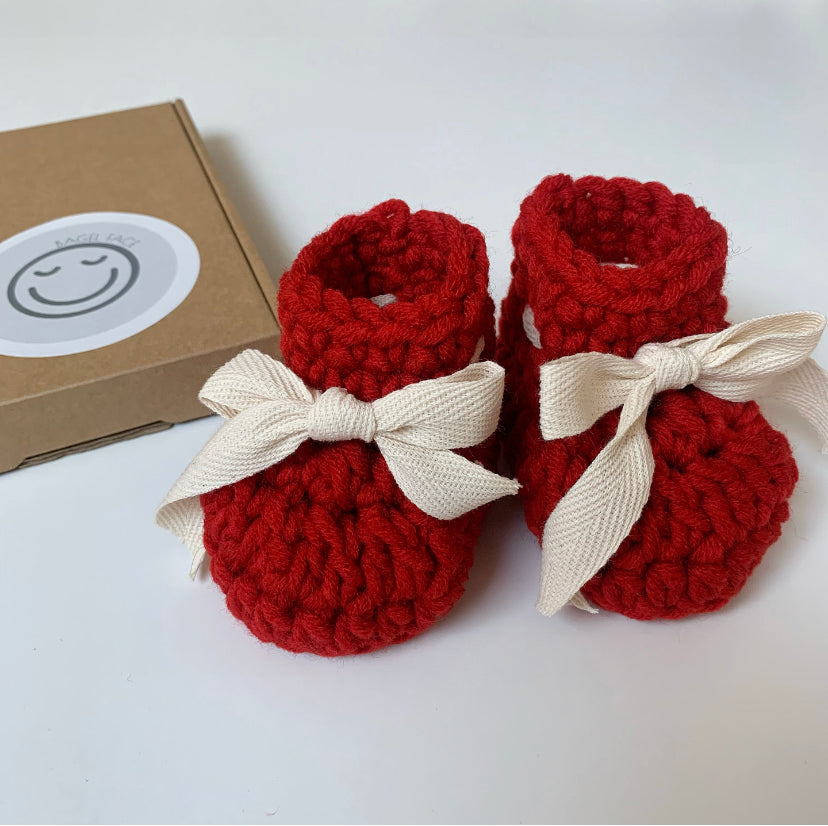 Christmas Lace Baby Booties (Vintage Style)