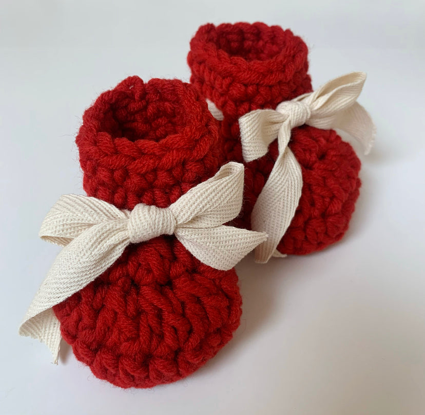 Christmas Lace Baby Booties (Vintage Style)