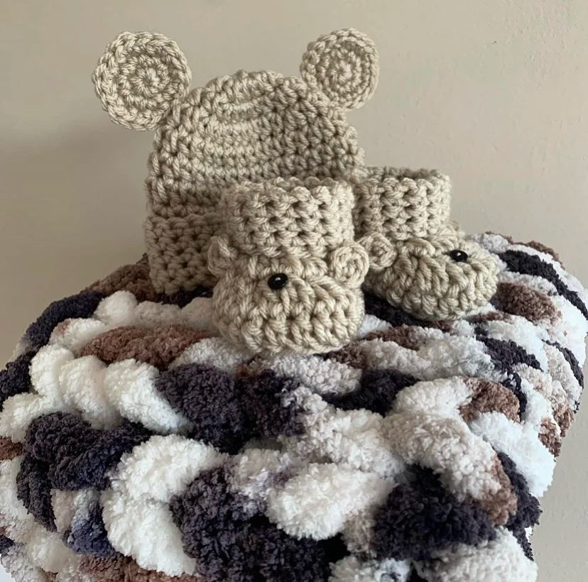 Super Chunky Hand-Knitted Baby Blanket (Chocolate Chip)