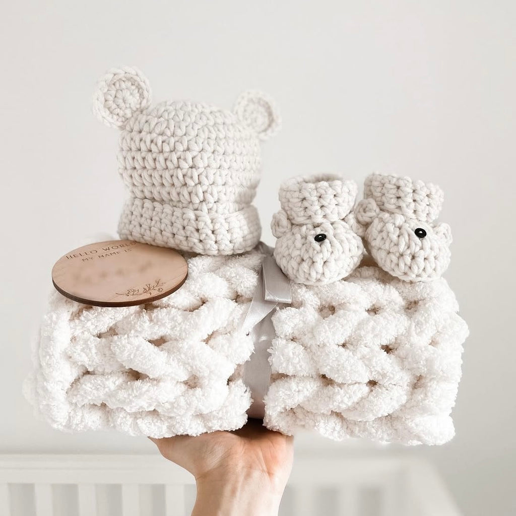 Super Chunky Hand-Knitted Baby Blanket (Cream)