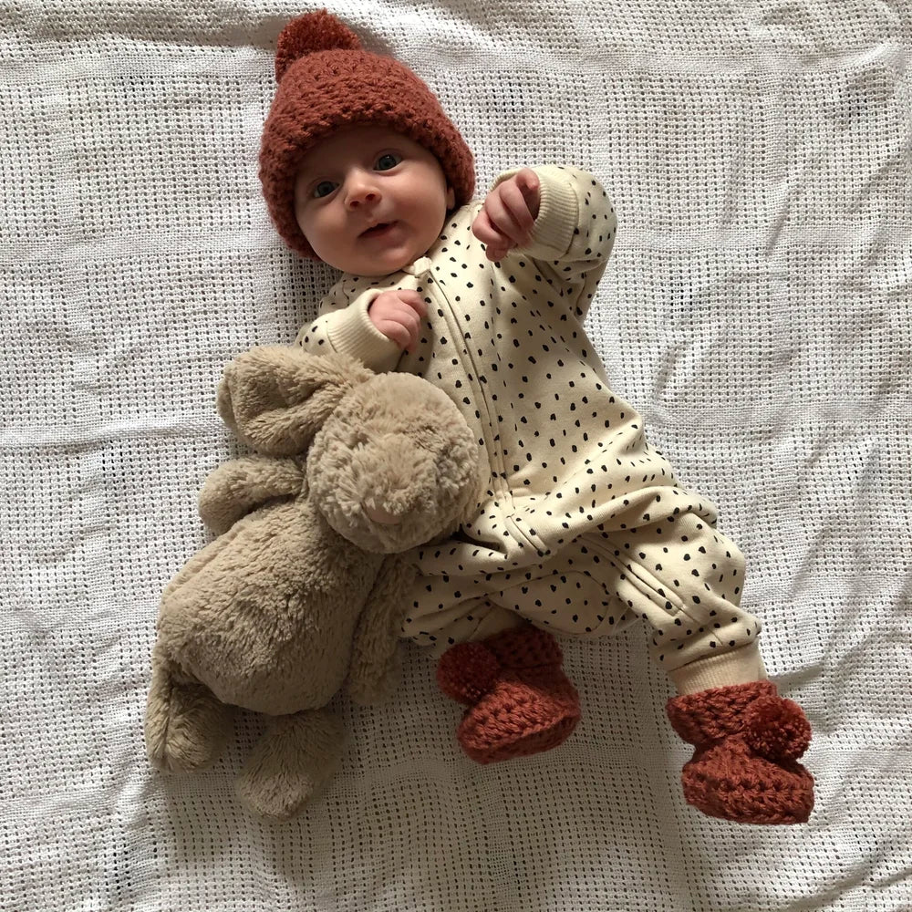 Pom-Pom Hat & Bootie Set (Mulberry)