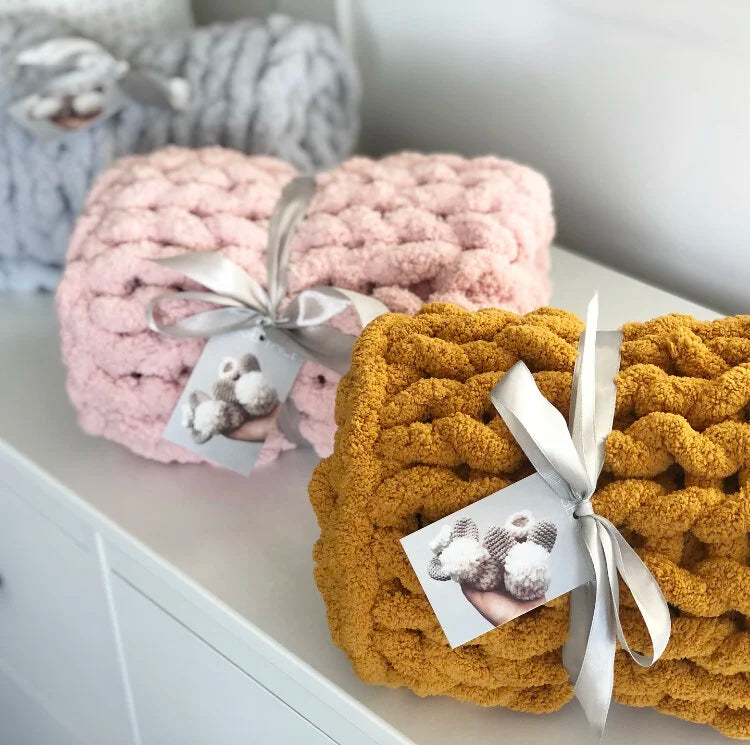 Super Chunky Hand-Knitted Baby Blanket (Sky)