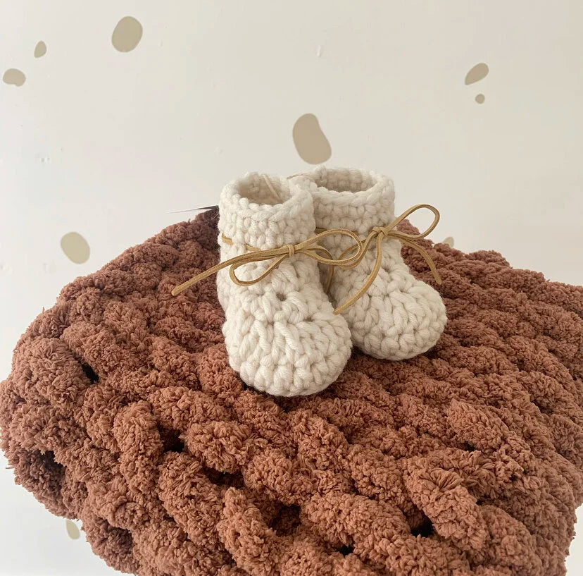Super Chunky Hand-Knitted Baby Blanket (Teddy)